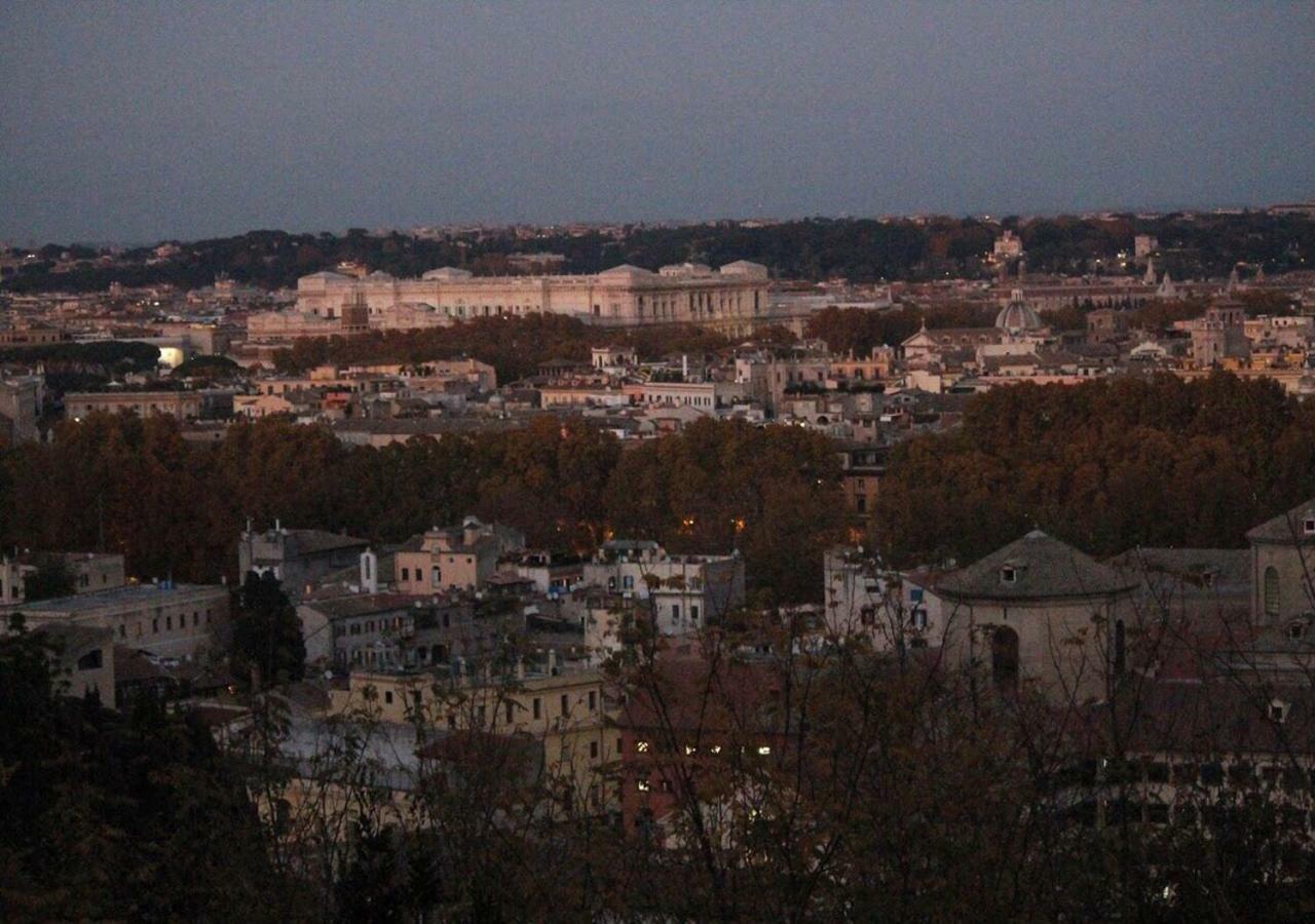Vatican In The Moonlight Apartment — Foto 2